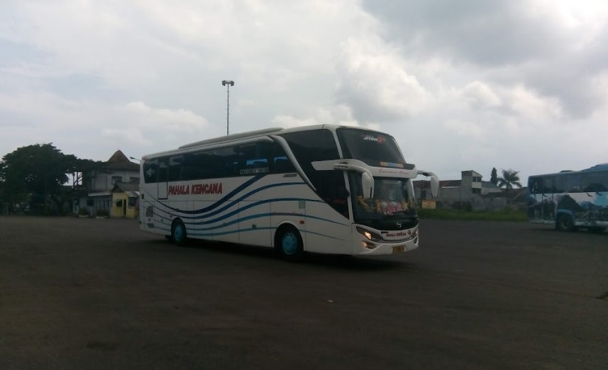 Bus Malang Bandung