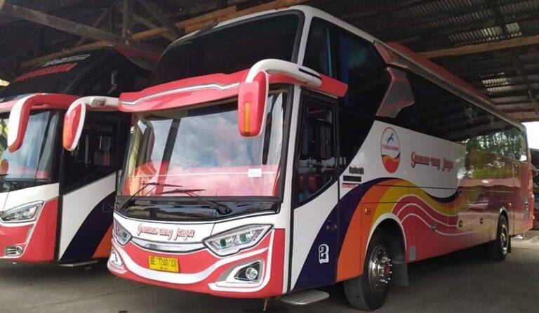 Bus Gumarang Jaya