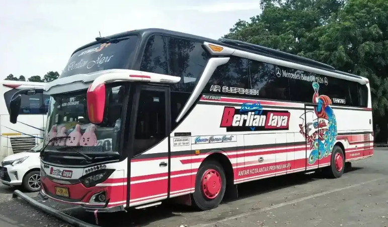 Bus Berlian Jaya