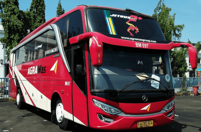 Bus Jakarta Pacitan
