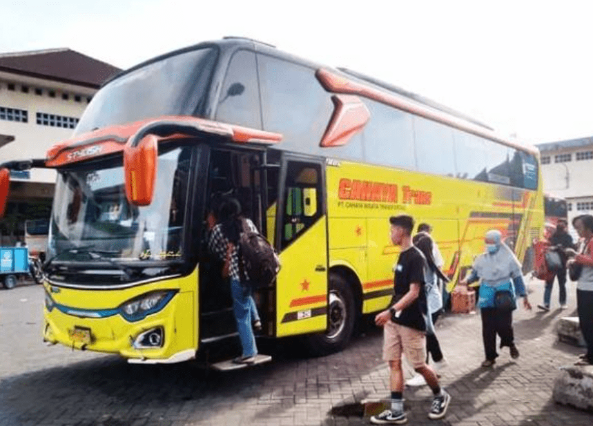 Bus Cahaya Trans